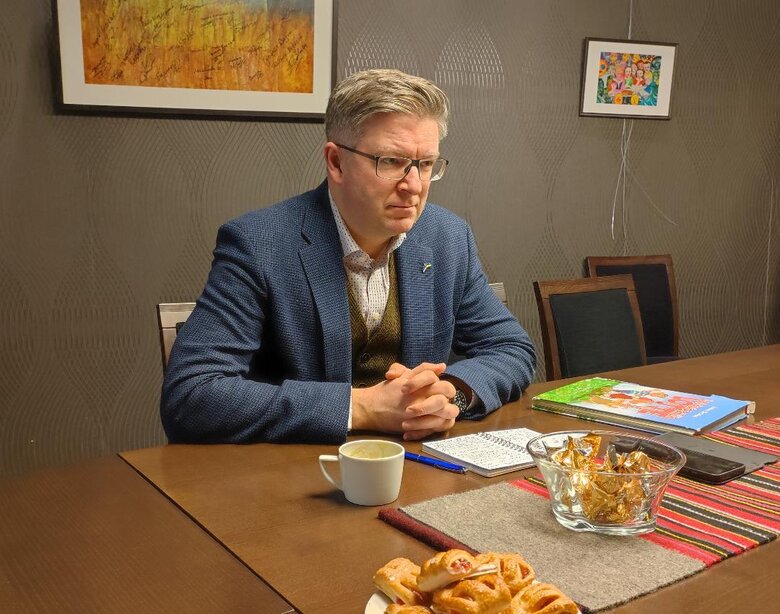 Кожен російський танк, який знищено в Україні, не атакуватиме нашу землю, - посол Естонії Каймо Кууск 01 Кожен російський танк, який знищено в Україні, не атакуватиме нашу землю, - посол Естонії Каймо Кууск 01
