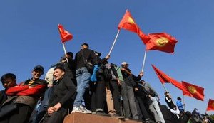 Во время протестов в Кыргызстане пострадали более тысячи человек