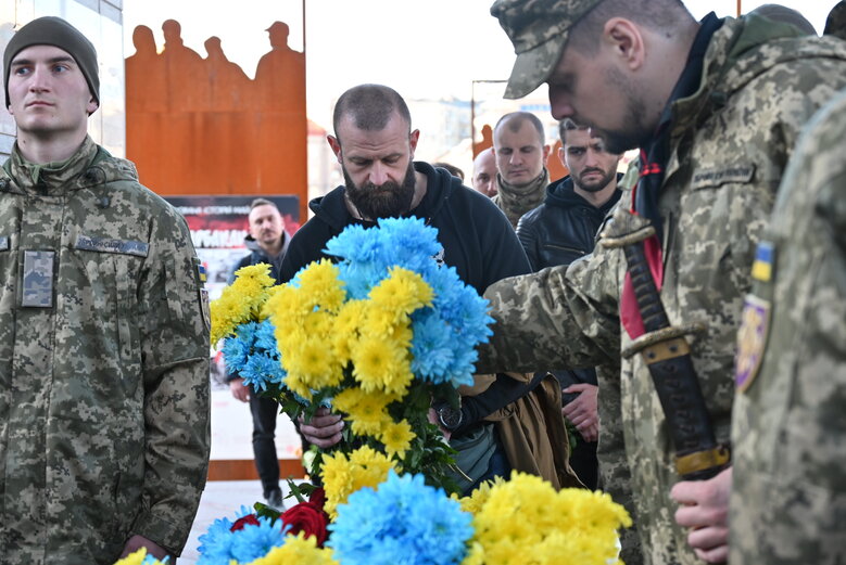 Із воїном та засновником видання Горинь Тарасом Давидюком, який загинув у бою проти окупантів на Запоріжжі, попрощалися у Києві 30