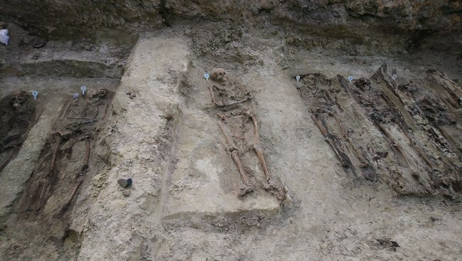 Археологи виявили братську могилу воїнів УПА під асфальтом на Рівненщині, - ОДА 08 Археологи виявили братську могилу воїнів УПА під асфальтом на Рівненщині, - ОДА 08