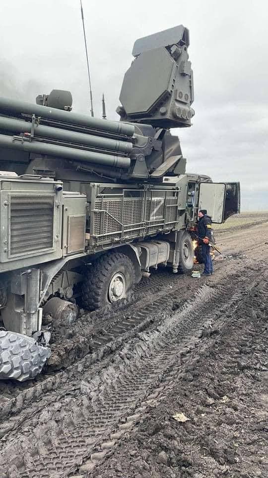 Жители Баштанки отобрали у российских оккупантов и сожгли комплекс Панцирь-С стоимостью $15 млн, - Филатов 02