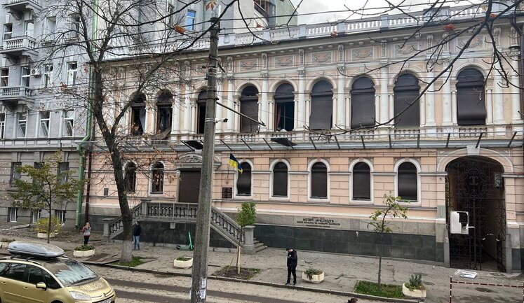 Унаслідок бомбардувань у Києві пошкоджено університет Шевченка, філармонію і два музеї