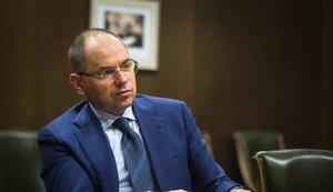 55% жителей Украины считают, что сейчас не нужно менять главу Минздрава, - опрос