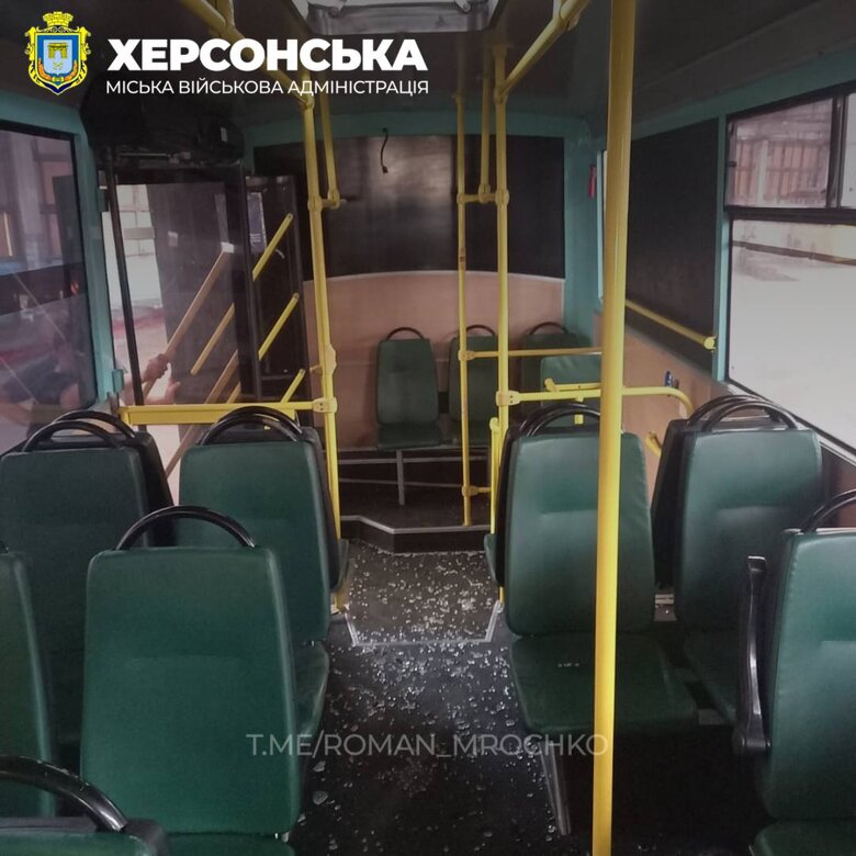 Росіяни обстріляли маршрутку в передмісті Херсону