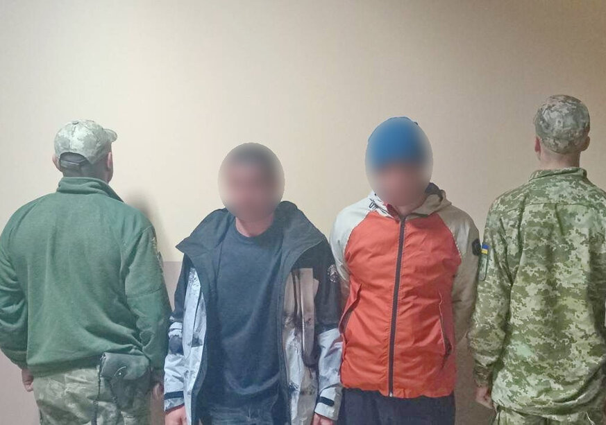 На Буковине задержали двух мужчин, которые пытались незаконно пересечь границу с Молдовой