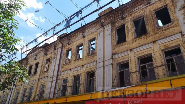 Наслідки масштабної пожежі в центрі Києва 10