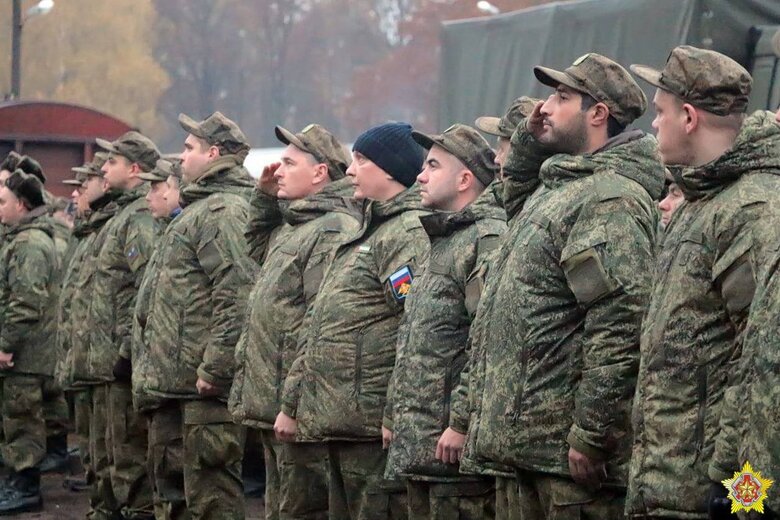 Российские военные прибывают в Беларусь 01