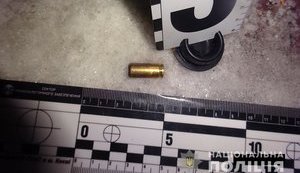 В Киеве стреляли у торгового центра, ранены 3 человека. ФОТО