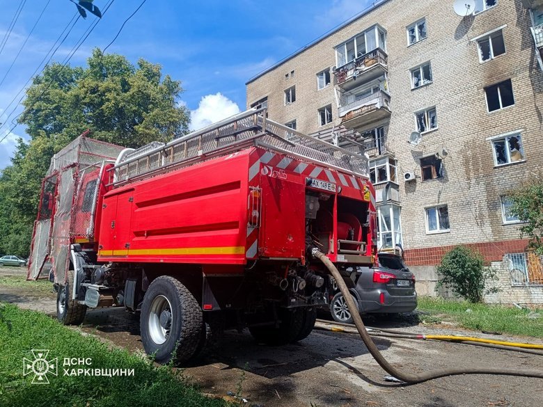 РФ вдарила по будинку в Ізюмі: загинула людина, є постраждалі