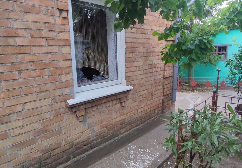 Наслідки обстрілу Нікополя зранку 5 червня