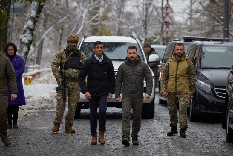 Зеленський і Сунак вшанували пам’ять українських захисників 01