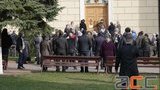 Область-лідер із коронавірусу у Вербну неділю: біля храмів у Чернівцях зібралися натовпи прихожан. ФОТОрепортаж