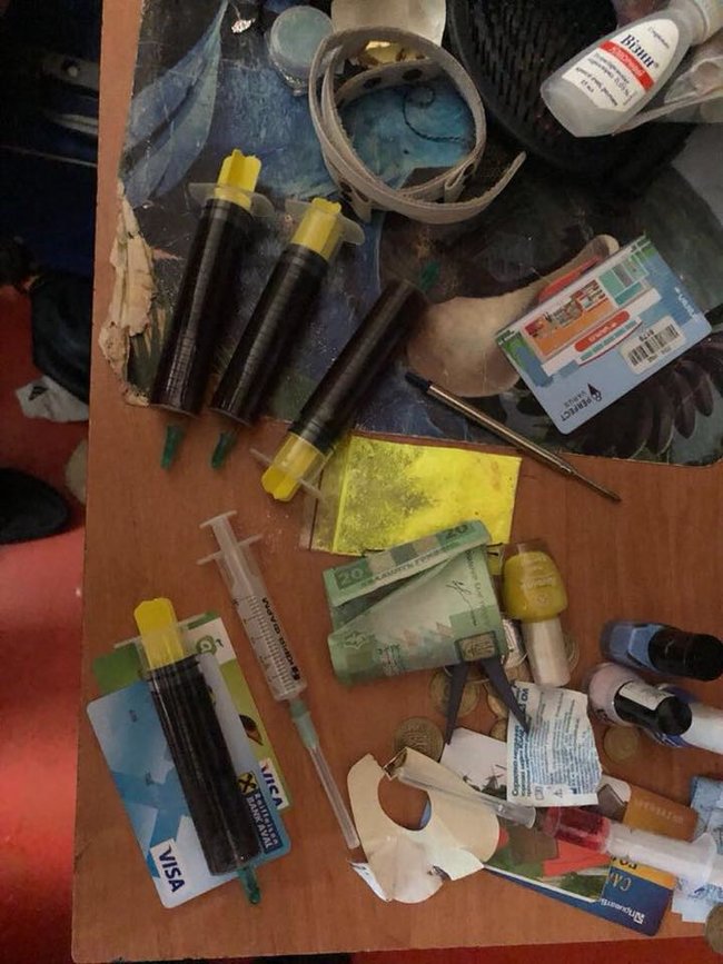 Правоохоронці провели обшуки у членів ОЗУ Біле братство, які збували наркотики по всій Україні, - Аброськін 08