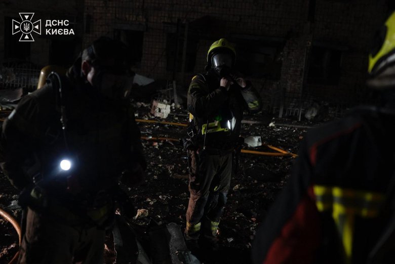 Наслідки обстрілу Києва від ДСНС