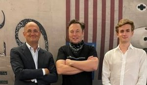 Маск встретился с внуком и правнуком украинского инженера Королева, которого считает "одним из лучших". ФОТОрепортаж