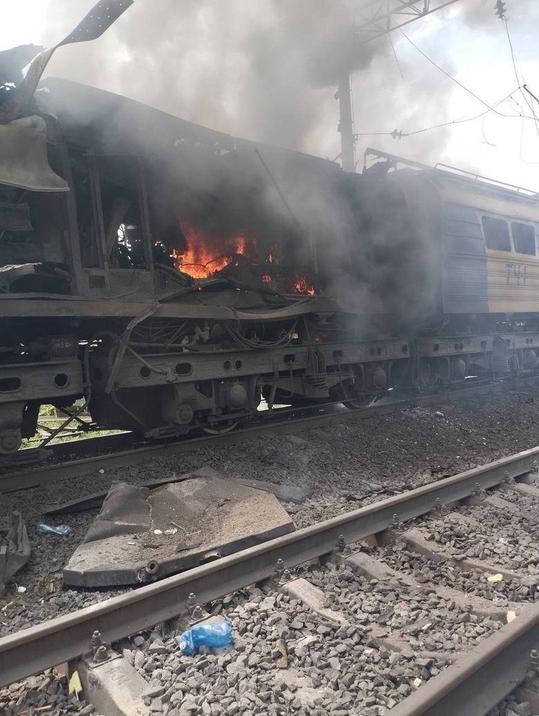 удар по локомотиву в Запоріжжі