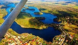 Вертоліт упав в озеро в Польщі, постраждали громадяни України