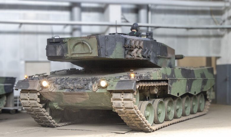 Ukraine receives batch of repaired Leopard 2s from Poland 03