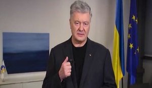 Порошенко заявляє, що за вказівкою Зеленського слідчі йому не дозволяють поїхати на засідання Ради Україна-НАТО. ВIДЕО