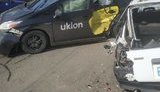 Намагався проскочити на червоний: у Києві таксист-порушник влаштував масштабну ДТП, двоє постраждалих. ВІДЕО камер спостереження