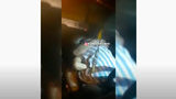 Пьяный водитель занялся сексом с пассажиркой на глазах у полиции и прохожих. ВИДЕО