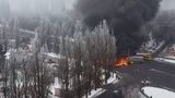 Масштабна ДТП із пожежею в Києві: фура вискочила на зустрічну і врізалася у транспорт, що стояв на світлофорі. ВIДЕО