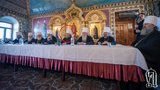 На засідання УПЦ МП до Києва приїжджав митрополит Лазар з окупованого Криму, який вітав Аксьонова з посадою ватажка півострова, - "Громадське ТБ". ФОТО