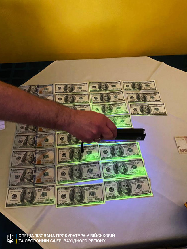 Пограничник попался на взятке 3,6 тыс. долл. за содействие контрабанде, - прокуратура 02