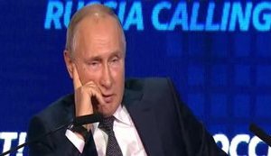 "Київській владі все сходить з рук. Якщо вони зажадають немовлят на сніданок - їм подадуть", - Путін уперше публічно прокоментував те, що трапилося в Керченській протоці. ВIДЕО