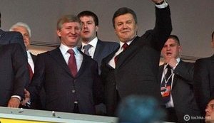 Янукович списал миллиардные долги Ахметову, Коломойскому и Фирташу
