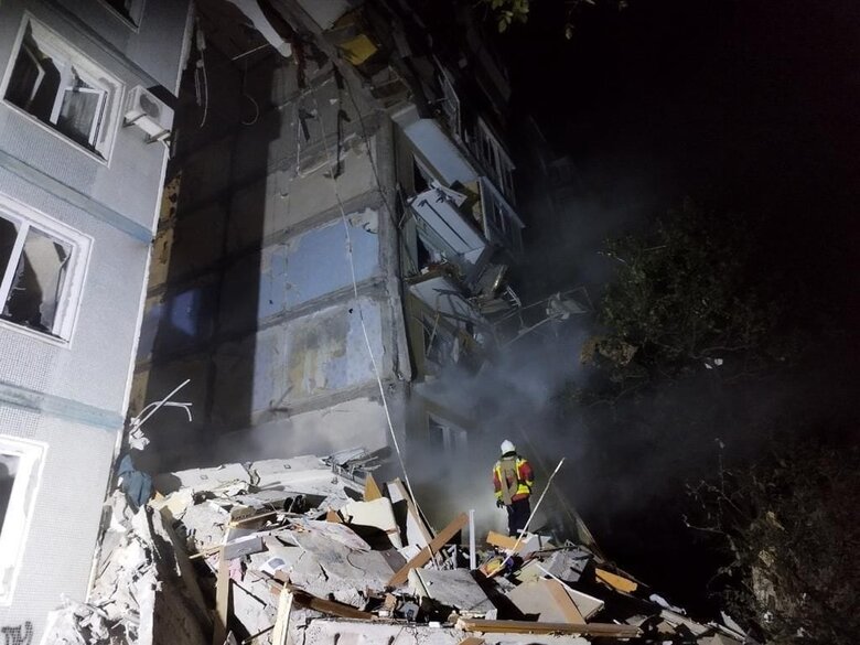 Ликвидация последствий массированной ракетной атаки на Запорожье 05