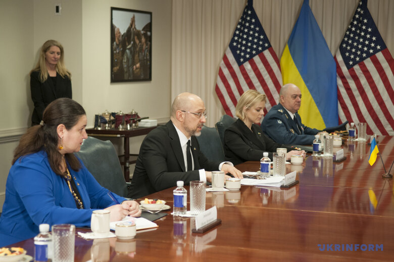 Шмыгаль встретился с главой Пентагона Остином и призвал США предоставить самолеты 01 Шмыгаль встретился с главой Пентагона Остином и призвал США предоставить самолеты 01