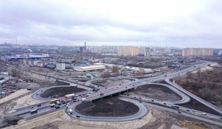 Київ планує добудувати шляхопровід на Великій Окружній за 319 мільйонів. Раніше уряд зупинив видатки на ремонт доріг