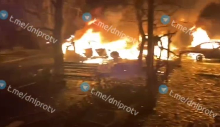 БпЛА атакують Дніпро: пошкоджена багатоповерхівка, виникли пожежі