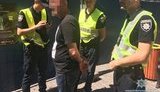 Двое злоумышленников, которые ограбили иностранку на Крещатике, отобрав билеты на финал ЛЧ, задержаны, - Нацполиция. ВИДЕО+ФОТОрепортаж