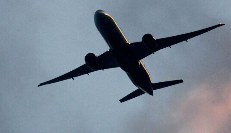 США предупредили авиакомпании об опасности полетов над Украиной и Россией в связи с эскалацией на границах