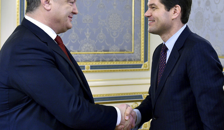 Митчелл - Порошенко: США продолжат поддерживать Украину и готовы усилить цену для Москвы за продолжение агрессии