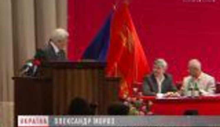 От пламенных речей Мороза на съезде СПУ рухнули флаги. ВИДЕО.
