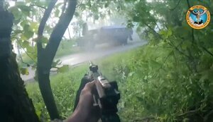 Chechen volunteer soldiers destroy Russian truck from ambush. VIDEO