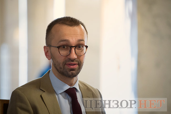 Сергей Лещенко: Превращение Украины в банановую республику достигло новых высот - никем не уполномоченный гражданин США Джулиани указывает украинскому президенту, с кем иметь дело, а с кем - нет 05 Сергей Лещенко: Превращение Украины в банановую республику достигло новых высот - никем не уполномоченный гражданин США Джулиани указывает украинскому президенту, с кем иметь дело, а с кем - нет 05