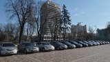 "Врачам эти машины нужны больше": Рада передала семи медучреждениям Киева еще 25 автомобилей. ФОТО