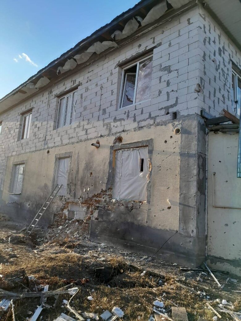Враг обстрелял Белозерку на Херсонщине, ранена женщина 02