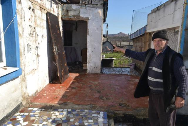Наслідки вчорашнього обстрілу Марїнки терористами 13 Наслідки вчорашнього обстрілу Марїнки терористами 13