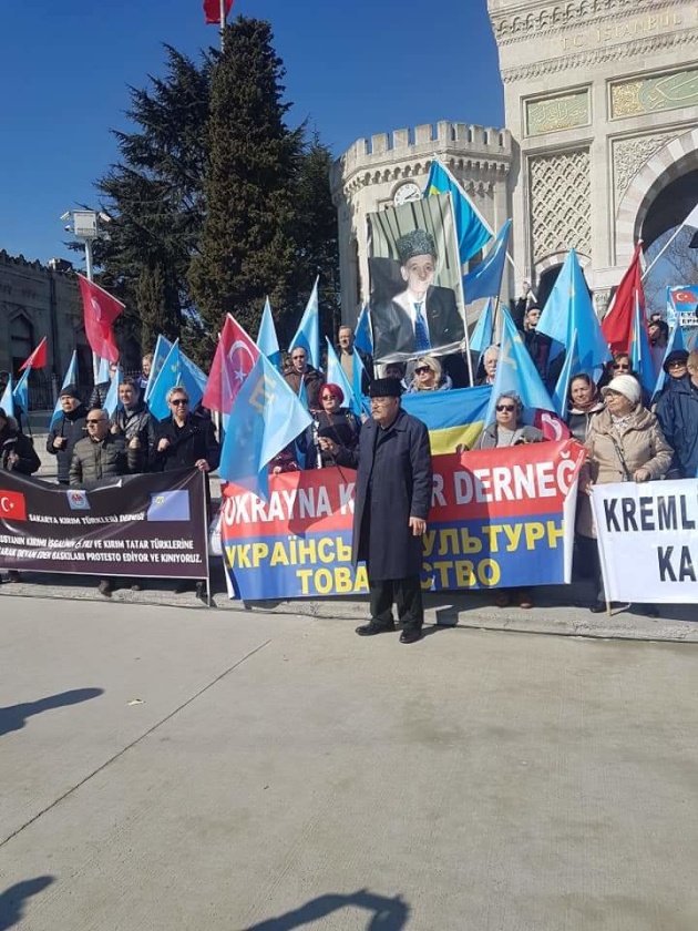 Мітинг-протест проти окупації Росією українського Криму відбувся у Стамбулі 03