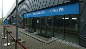 В центре массовой вакцинации во Львове прививку от коронавируса получили уже 170 человек, - глава ОГА Козицкий