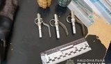 Уродженця Черкаської області затримали в столичному метро з двома гранатами Ф-1 і трьома запалами до них, - поліція Києва. ФОТО