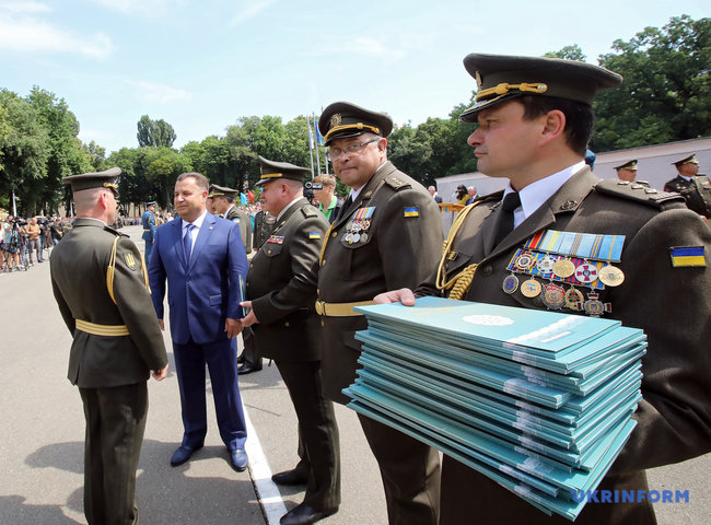 Випуск у Національному університеті оборони: дипломи отримали 625 фахівців оперативно-стратегічного та оперативно-тактичного рівнів підготовки 08 Випуск у Національному університеті оборони: дипломи отримали 625 фахівців оперативно-стратегічного та оперативно-тактичного рівнів підготовки 08