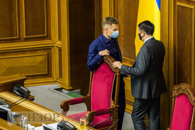 Некарантинні вітання слуг народу, обговорення фейкових довідок про щеплення і збір Медяником майже 150 тис. грн, - день роботи ВР 2 грудня 37