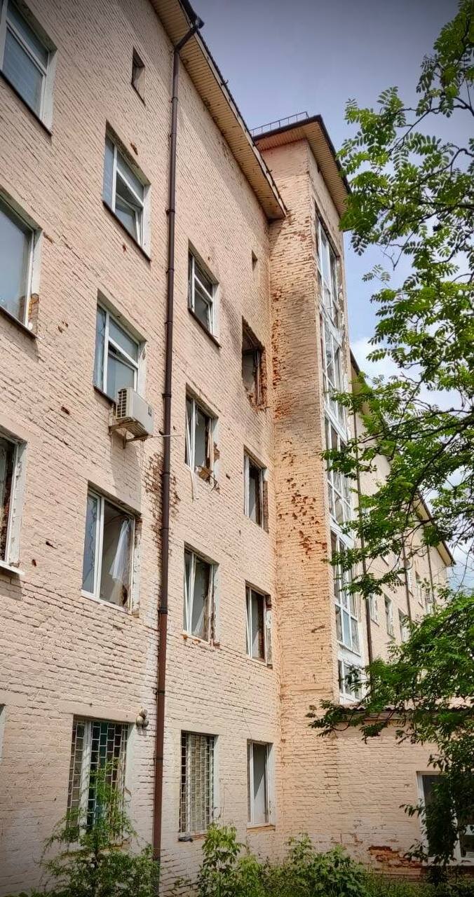 РФ ударила по больнице в Семеновке на Черниговщине