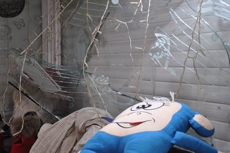 Consequences of shelling in Desnyansky district of Kyiv 06